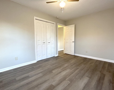 813 S Blount Street - Photo Thumbnail 8