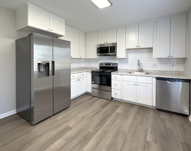 813 S Blount Street - Photo Thumbnail 11