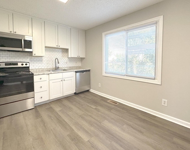 813 S Blount Street - Photo Thumbnail 2