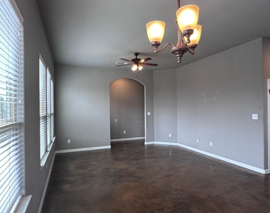 200 Mauna Kea Ln - Photo Thumbnail 3