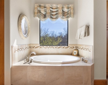 203 Pristine Ln - Photo Thumbnail 8