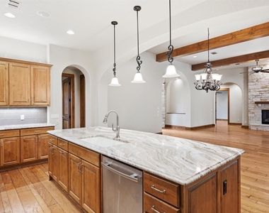 203 Pristine Ln - Photo Thumbnail 32