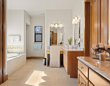 203 Pristine Ln - Photo Thumbnail 7