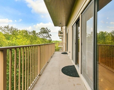 2865 Lenox Road Ne - Photo Thumbnail 5