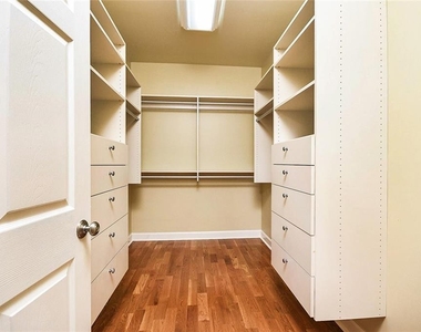2865 Lenox Road Ne - Photo Thumbnail 14