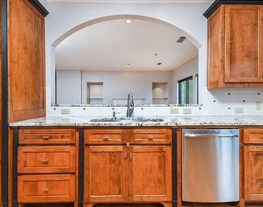 2865 Lenox Road Ne - Photo Thumbnail 11