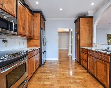 2865 Lenox Road Ne - Photo Thumbnail 12