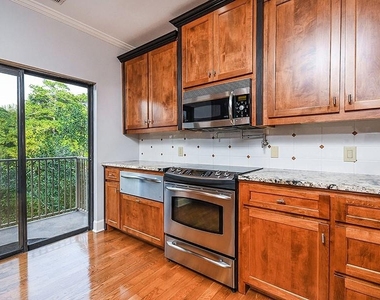 2865 Lenox Road Ne - Photo Thumbnail 10