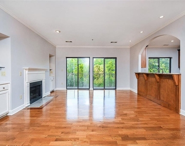2865 Lenox Road Ne - Photo Thumbnail 4