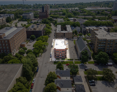 6103 S Kenwood Street - Photo Thumbnail 2