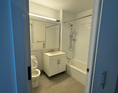 West 57th Street - Photo Thumbnail 11