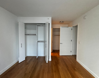 West 57th Street - Photo Thumbnail 9