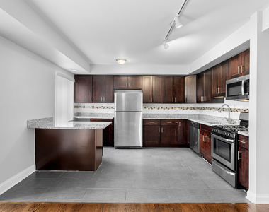 2451 W Howard Street - Photo Thumbnail 4