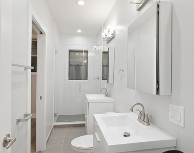 1704.5 W Juneway Terrace - Photo Thumbnail 12