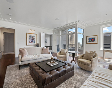 118 E Erie Street - Photo Thumbnail 7