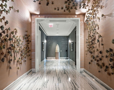 118 E Erie Street - Photo Thumbnail 25