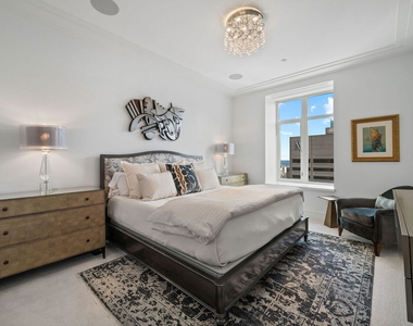 118 E Erie Street - Photo Thumbnail 13