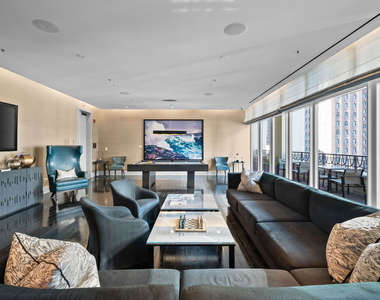 118 E Erie Street - Photo Thumbnail 27