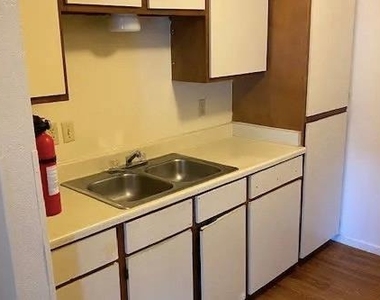 310 W Childers Street - Photo Thumbnail 5