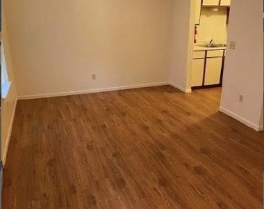 310 W Childers Street - Photo Thumbnail 6