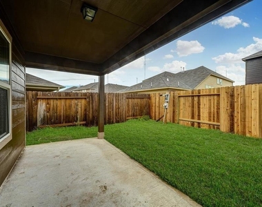 2702 Golden Hills Court - Photo Thumbnail 14
