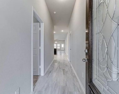 2702 Golden Hills Court - Photo Thumbnail 11