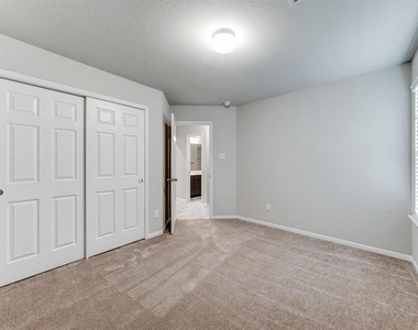 2702 Golden Hills Court - Photo Thumbnail 21