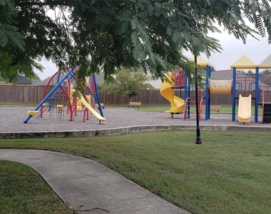 2702 Golden Hills Court - Photo Thumbnail 6