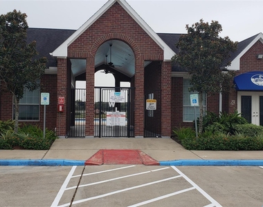 2702 Golden Hills Court - Photo Thumbnail 7