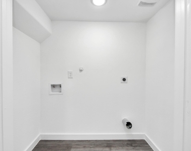 7611 Shotwell - Photo Thumbnail 4
