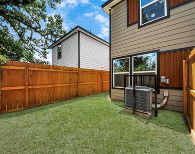 7611 Shotwell - Photo Thumbnail 16