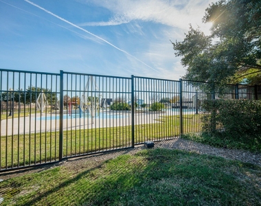 8010 Durham Run Lane - Photo Thumbnail 37