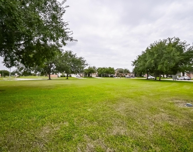 8010 Durham Run Lane - Photo Thumbnail 32