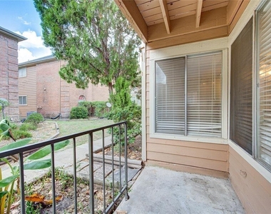 12200 Overbrook Lane - Photo Thumbnail 3