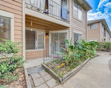 12200 Overbrook Lane - Photo Thumbnail 5