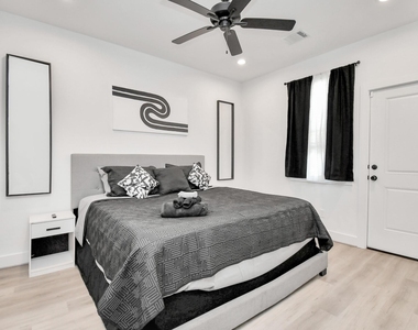 4610 Indie Heights Lane - Photo Thumbnail 4