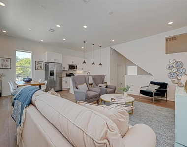 6022 Beall Street - Photo Thumbnail 4