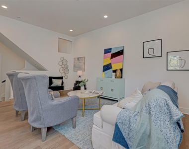 6022 Beall Street - Photo Thumbnail 3