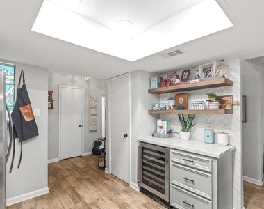 5005 Georgi Lane - Photo Thumbnail 4
