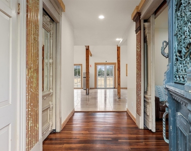 9009 Lazy Lane - Photo Thumbnail 4
