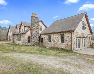 9009 Lazy Lane - Photo Thumbnail 3