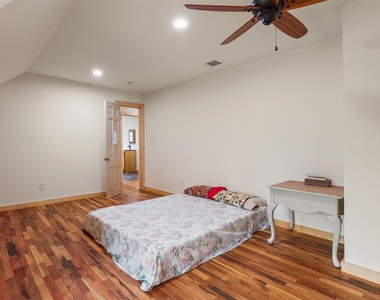 9009 Lazy Lane - Photo Thumbnail 27