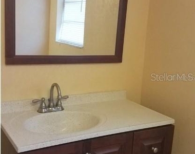 2921 W Walnut Street - Photo Thumbnail 8