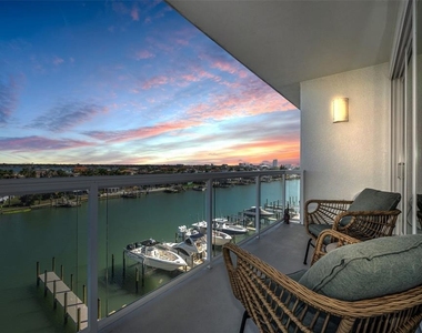 415 Island Way - Photo Thumbnail 4