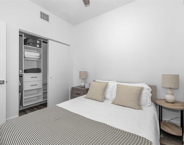 415 Island Way - Photo Thumbnail 26