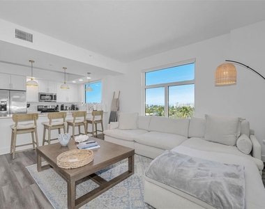 415 Island Way - Photo Thumbnail 13