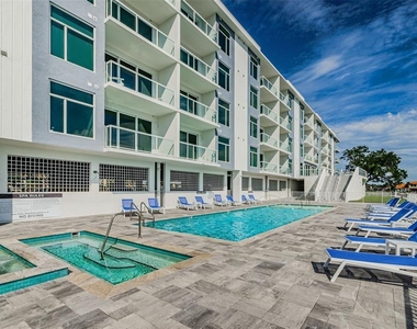 415 Island Way - Photo Thumbnail 33