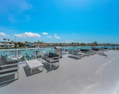 415 Island Way - Photo Thumbnail 32