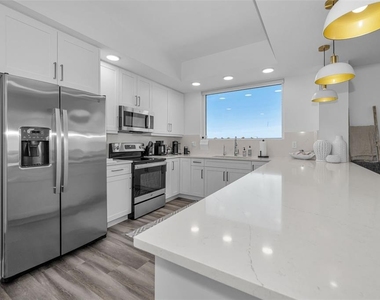 415 Island Way - Photo Thumbnail 18
