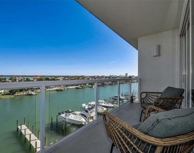 415 Island Way - Photo Thumbnail 7